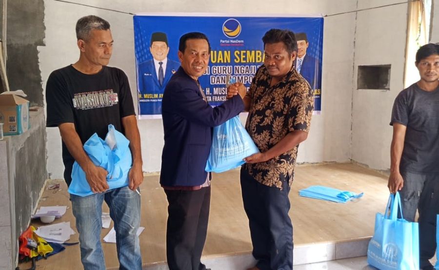 Muslim Ayub Salurkan Bantuan Sembako untuk Warga Subulussalam Aceh
